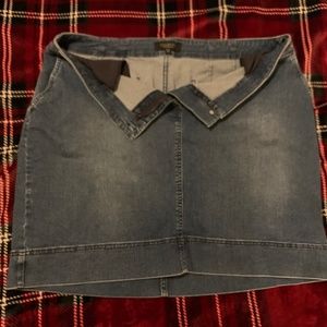 Talbots Classic Jean Front-Zip Skirt - Size 18WP - EUC